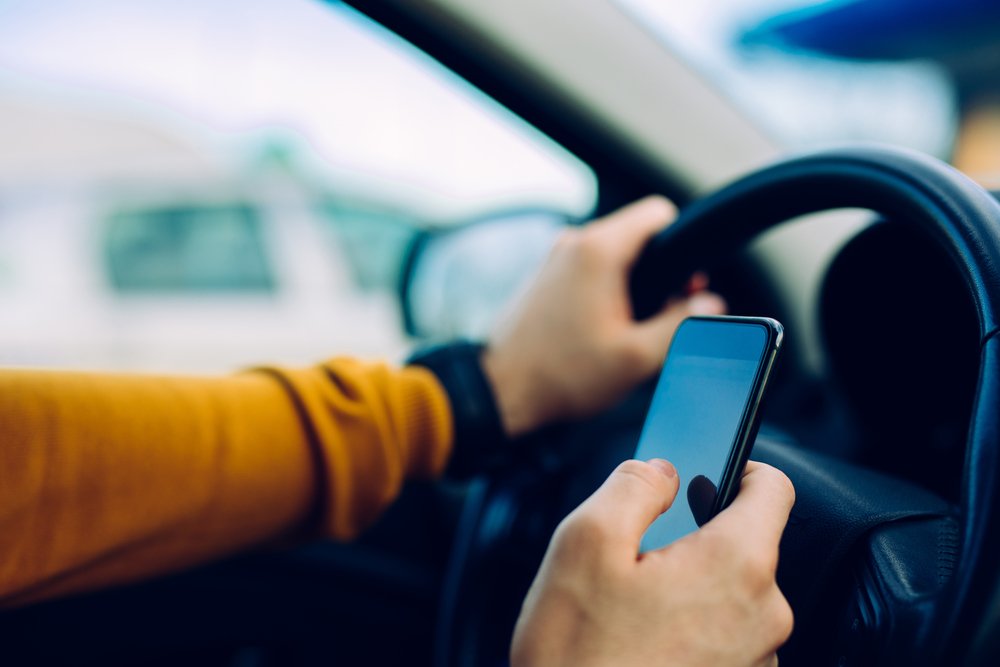 seattle-wa-car-accident-lawyer-distracted-driving legend law firm